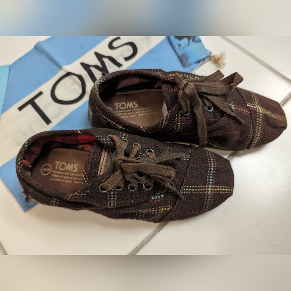 Toms Shoes - Picture 1 of 4